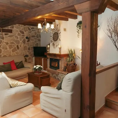El Pajar De Trescasas Holiday home Sonsoto